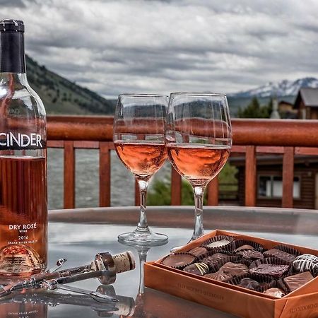Redfish Riverside Inn Stanley Экстерьер фото
