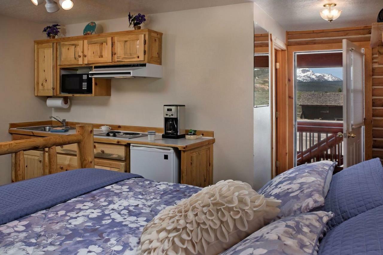 Redfish Riverside Inn Stanley Экстерьер фото